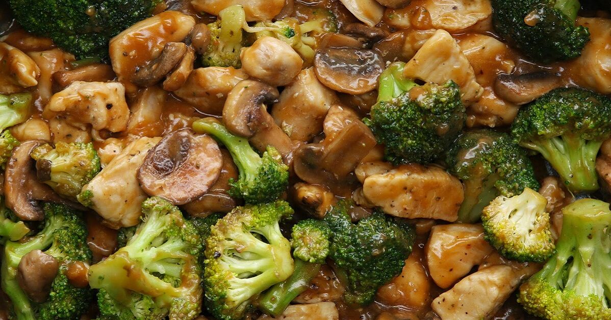 Hähnchen mit Brokkoli mit Soße