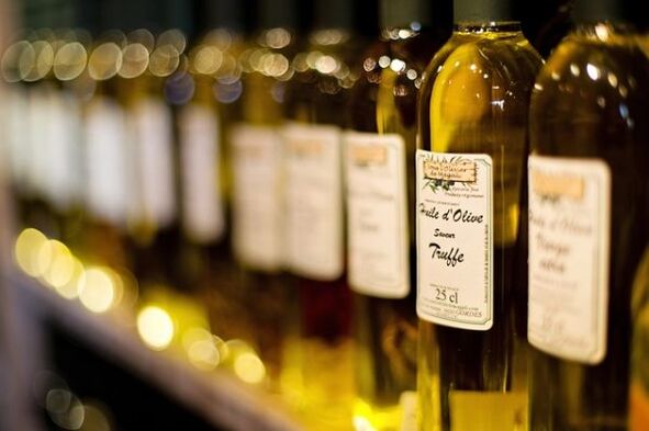 Olivenöl ist eine Quelle für Vitamine und gesunde Fette